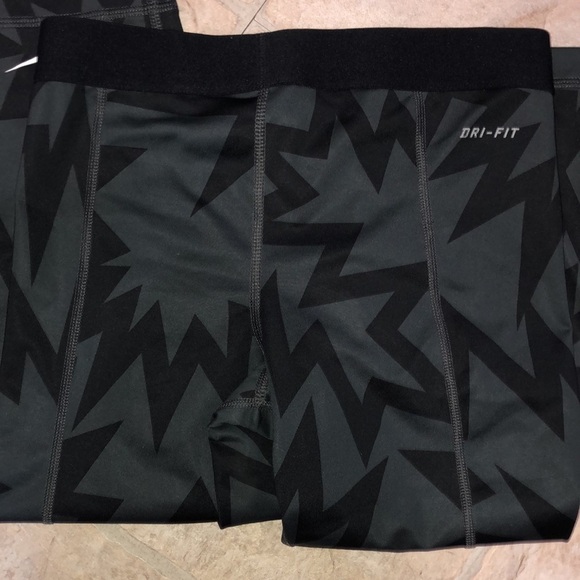 Nike Pro Dri-Fit Leggings size XS - Picture 3 of 3